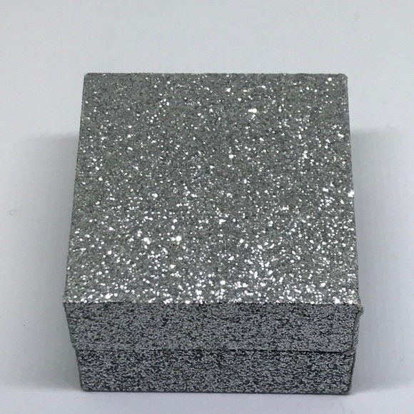 Disney Mickey gold stud earrings - Picture 7 of 7